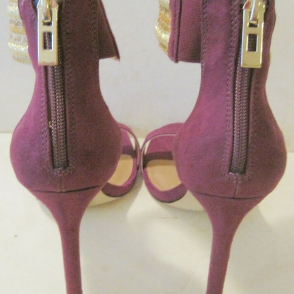 Special Edition Disney Aladdin Heels - Picture 5 of 5